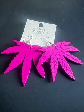 Dream Plus Bright Pink Leaf Dangle Earrings